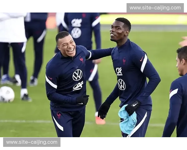 法国队定位球战术引入多主罚手配置,格列兹曼姆巴佩轮流主罚 法国队定位球战术引入多主罚手配置,格列兹曼姆巴佩轮流主罚